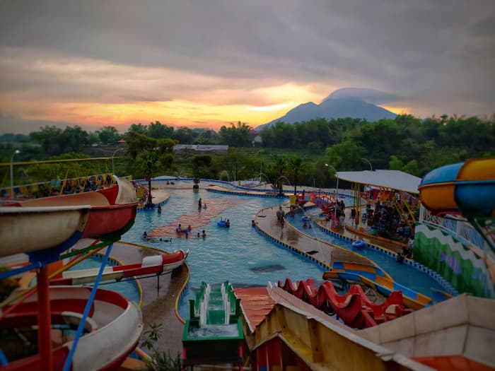 https://apiv2.easyticket.id/storage/destination/97ud2Hl9fBZJMRmiaSERsOLDZrLrZIQ97jdFLDlH.jpg